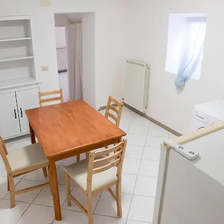 Delizioso Bilocale Lungo La Celebre Costarella, - N141 *